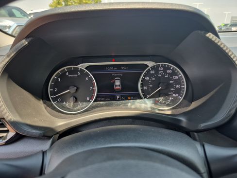Used 2025 Nissan Sentra SV FWD image 10