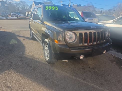 Used 2016 Jeep Patriot Sport w/ Power Value Group image 1