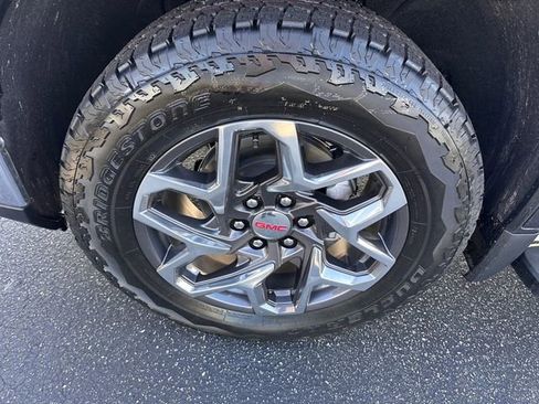 New 2026 GMC Sierra 1500 SLT image 14