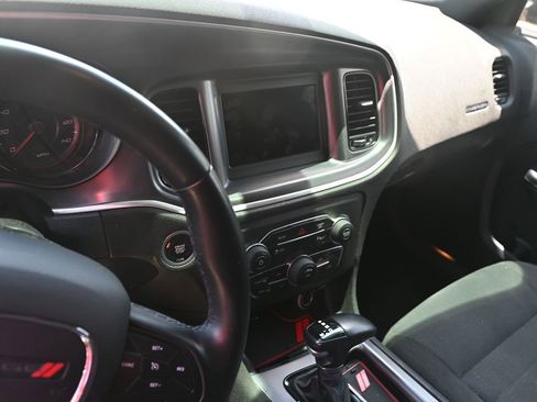 Used 2020 Dodge Charger SXT w/ Blacktop Package image 17