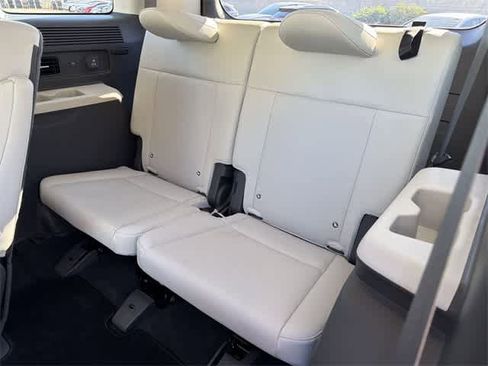 Used 2025 Hyundai Santa Fe Calligraphy image 8