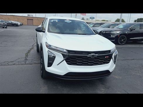 Certified 2024 Chevrolet Trax RS w/ Driver Confidence Package FWD image 3