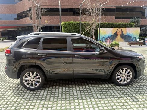 Used 2016 Jeep Cherokee Limited image 7
