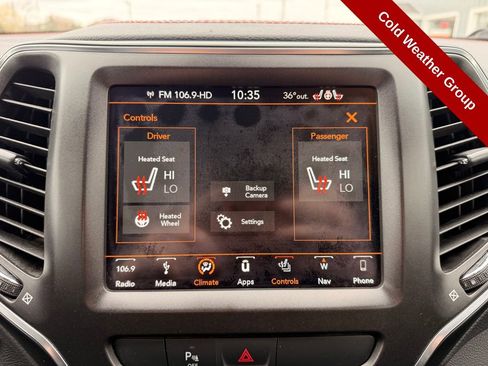 Used 2019 Jeep Cherokee Trailhawk w/ Comfort & Convenience Group AWD/4WD image 23