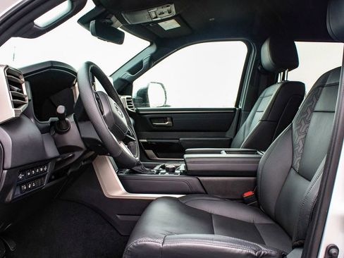 Used 2025 Toyota Tundra Limited image 30