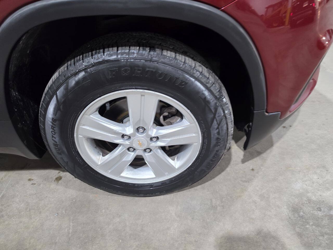 Used 2021 Chevrolet Trax LT w/ LT Convenience Package AWD/4WD image 23