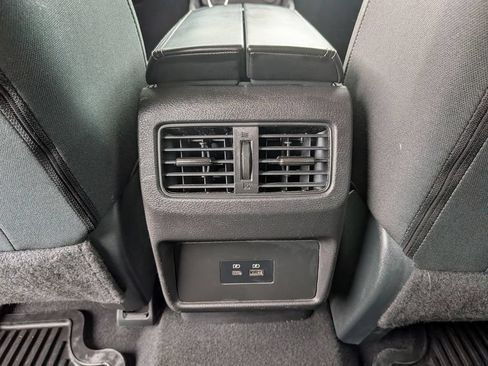 Used 2023 Nissan Rogue SV FWD image 34