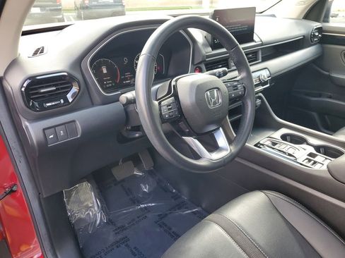 Certified 2025 Honda Pilot Touring image 20
