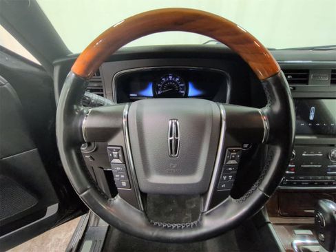 Used 2017 Lincoln Navigator L Select image 24