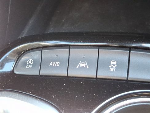 Used 2022 Buick Encore GX Essence w/ Experience Buick Package image 27