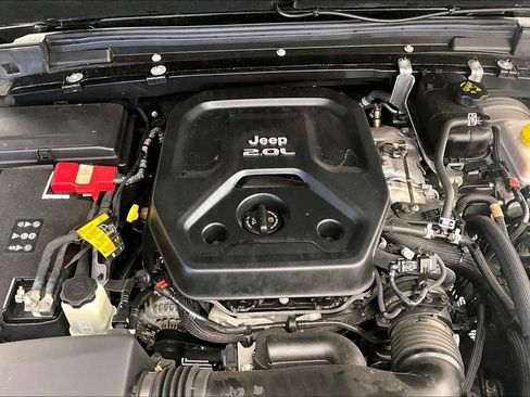 Used 2022 Jeep Wrangler Rubicon w/ Cold Weather Group AWD/4WD image 31