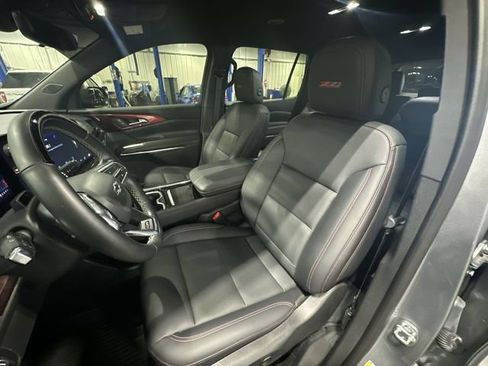Used 2025 Chevrolet Traverse Z71 w/ Enhanced Driving Package AWD/4WD image 17