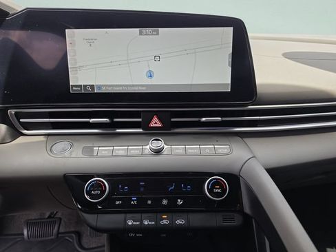 Used 2024 Hyundai Elantra SEL FWD image 30