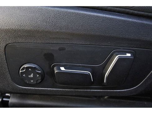 Used 2025 BMW 330i Sedan image 26