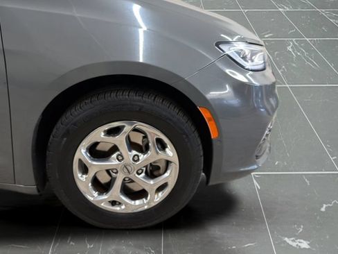 Used 2021 Chrysler Pacifica Limited w/ Premium & Safety Sphere Group AWD/4WD image 14