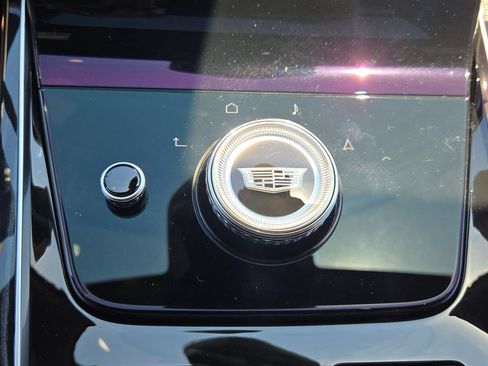 Used 2025 Cadillac Escalade Sport w/ Touring Package AWD/4WD image 35