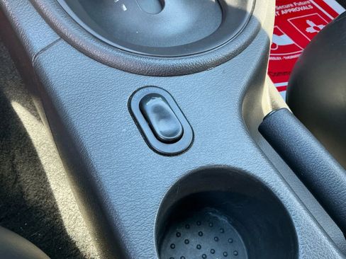 Used 2003 Ford Mustang Premium image 29