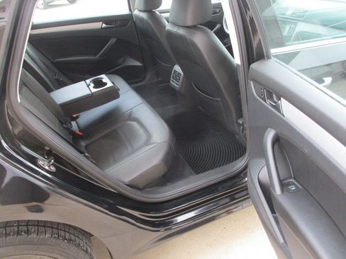 Used 2013 Volkswagen Passat 2.5 SE FWD image 20
