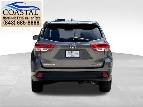 Used 2017 Toyota Highlander XLE FWD image 14