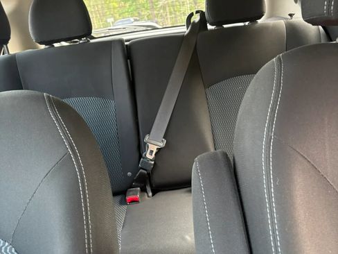 Used 2014 Nissan Versa Note SV FWD image 26