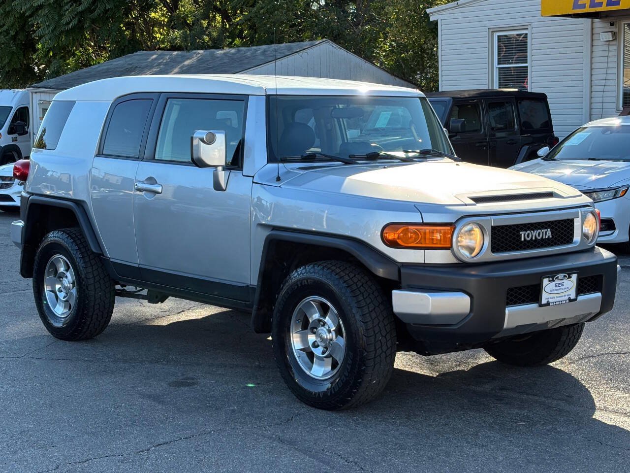 Used 2008 Toyota FJ Cruiser 4WD w/ Convenience Pkg image 2