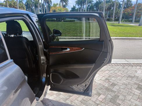 Used 2018 Lincoln MKX Reserve FWD image 32