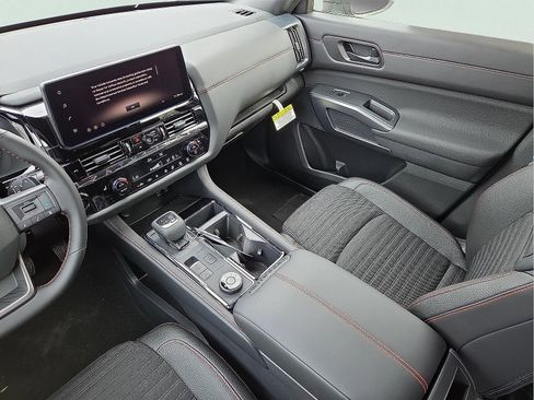 New 2026 Nissan Pathfinder Rock Creek image 13