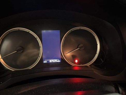 Used 2016 Lexus IS 200t 200t image 1