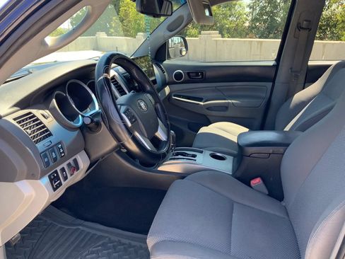 Used 2013 Toyota Tacoma PreRunner w/ TRD Off-Road Pkg RWD image 9