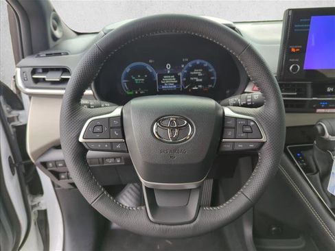 New 2026 Toyota Sienna Platinum image 15