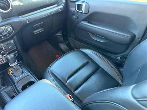 Used 2021 Jeep Wrangler Unlimited Rubicon w/ Xtreme Recon 35" Tire Package image 15