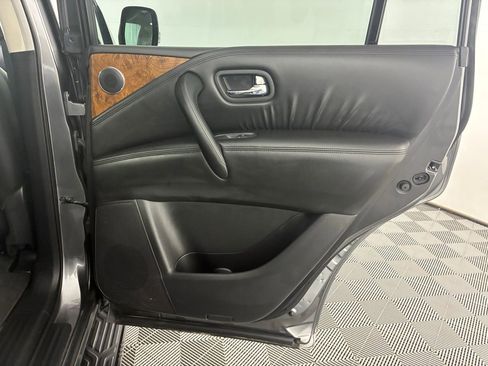 Used 2024 Nissan Armada SL w/ Captain's Chairs Package image 32