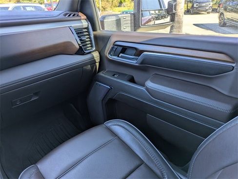 Used 2024 GMC Sierra 3500 Denali w/ Denali Reserve Package image 18
