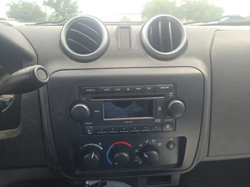 Used 2007 Mitsubishi Raider LS RWD image 8
