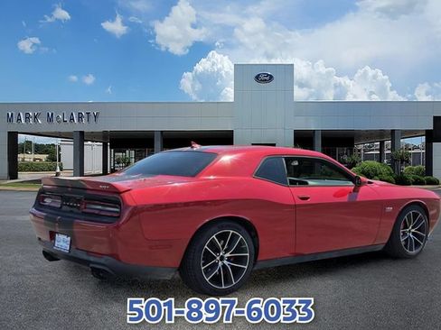 Used 2015 Dodge Challenger SRT w/ Technology Group RWD image 5