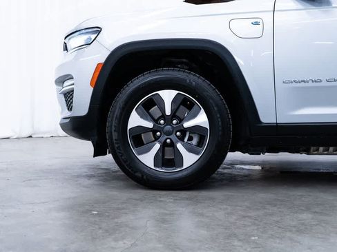 Used 2024 Jeep Grand Cherokee Limited 4xe AWD/4WD image 7