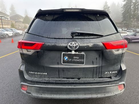 Used 2017 Toyota Highlander XLE image 5