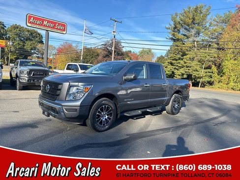 Used 2021 Nissan Titan SV w/ SV Convenience Package image 1