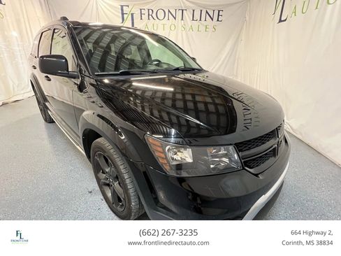 Used 2020 Dodge Journey Crossroad image 1