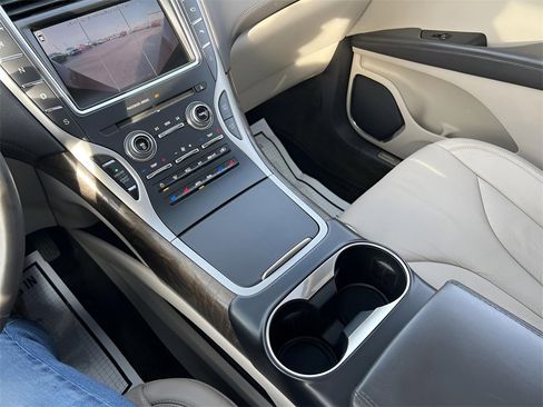 Used 2016 Lincoln MKX Reserve w/ Technology Package image 21