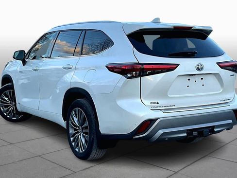 Certified 2021 Toyota Highlander Platinum image 12
