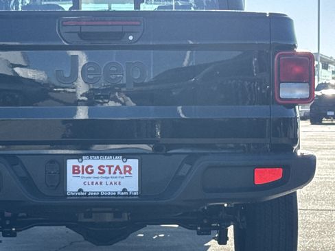 New 2026 Jeep Gladiator Sport image 11