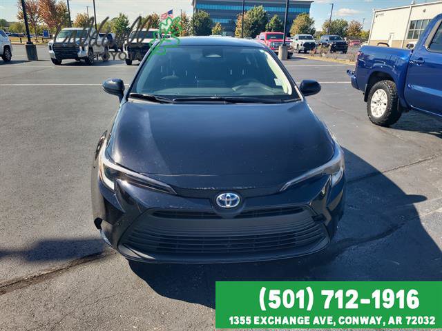 Used 2024 Toyota Corolla LE FWD image 2