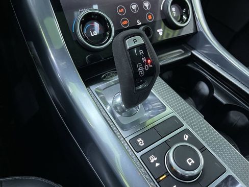Used 2022 Land Rover Range Rover Sport HST image 25