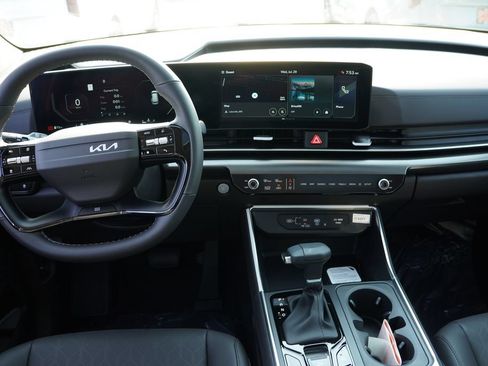 New 2027 Kia Carnival SX w/ Dark Edition Package FWD image 14