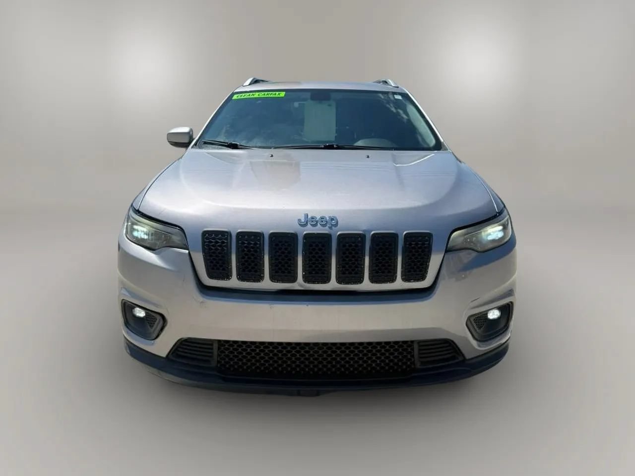 Used 2019 Jeep Cherokee Latitude Plus w/ Cold Weather Group AWD/4WD image 2