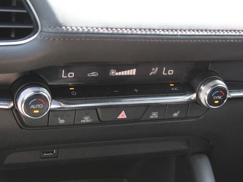 Used 2021 MAZDA MAZDA3 s FWD image 24