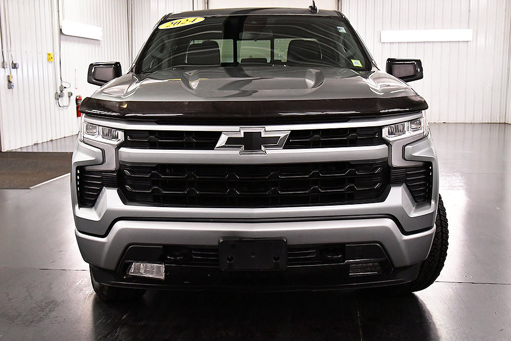 Used 2024 Chevrolet Silverado 1500 RST w/ Convenience Package II AWD/4WD image 2