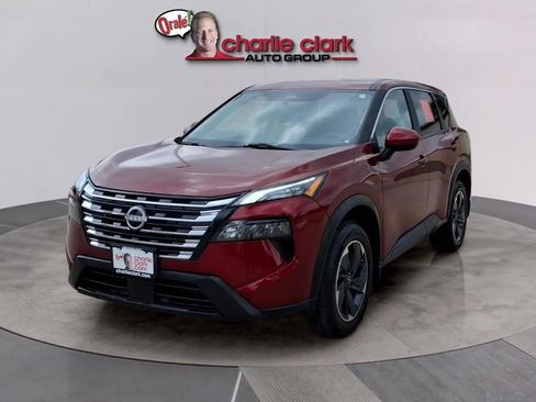 Used 2024 Nissan Rogue SV FWD image 2