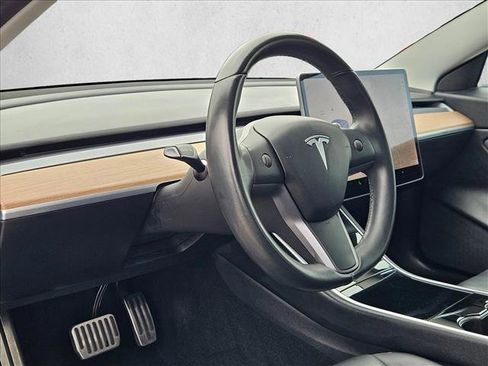 Used 2018 Tesla Model 3 Long Range image 10